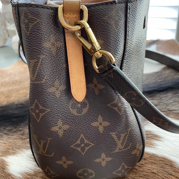 Louis Vuitton Montaigne 2016 - Picture 11 of 12